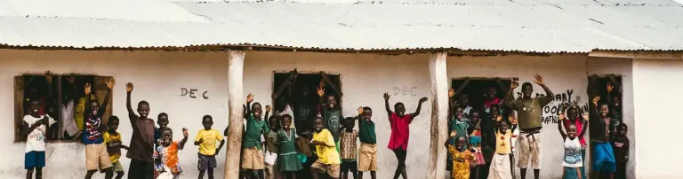 Zugang zu Schulbildung in Sierra Leone und Liberia Header