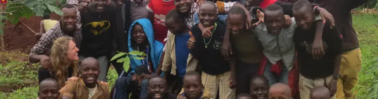 Schuhe für Waisenkinder in Kenia Header