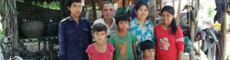 Regendichtes Dach über dem Kopf für Familie in Kambodscha Header
